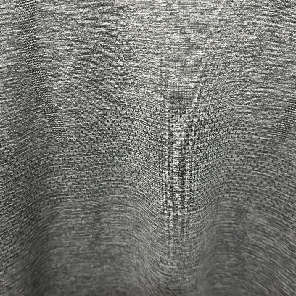 393 Lululemon Peloton | NWT Sri Lanka Swiftly Tech Long Sleeve 2.0 Gray (Size 6) - Picture 7 of 16